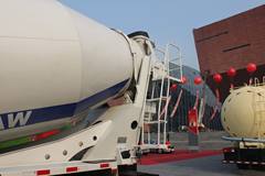 一汽解放 J6P 350马力 6X4 混凝土搅拌车(复合型)(CA5310GJBP66K2T4E)