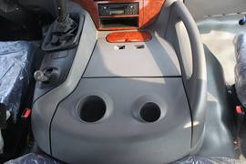 悍威J5M&nbsp;牵引车驾驶室                                               图片