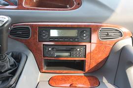 悍威J5M&nbsp;牵引车驾驶室                                               图片