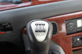 悍威J5M&nbsp;牵引车驾驶室                                               图片