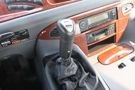 悍威J5M&nbsp;牵引车驾驶室                                               图片