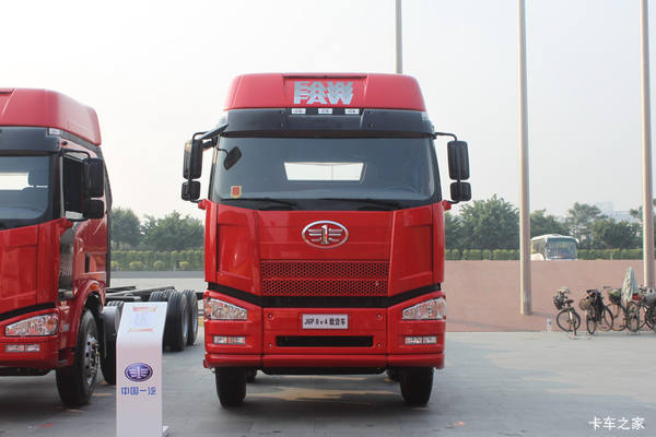 一汽解放 J6P重卡 标载版 350马力 8X4 9.5米栏板载货车(CA1310P66K2L7T4E4)