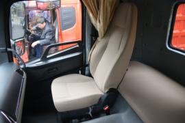 翼狮&nbsp;电动牵引车驾驶室图片