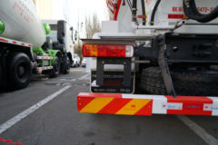 北奔 V3系列 350马力 8X4 7.6方混凝土搅拌车底盘(ND5310GJBZ43)