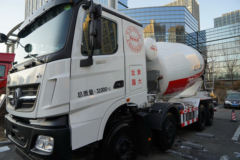 北奔 V3系列 350马力 8X4 7.6方混凝土搅拌车底盘(ND5310GJBZ43)