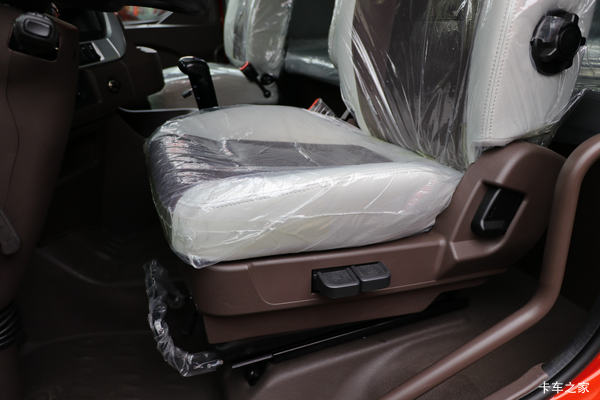 疫情期间特供乘龙H7牵引车仅售39万元起