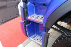 东风柳汽 乘龙H5中卡 230马力 4X2 9.7米厢式载货车(国六)(LZ5180XXYH5AC2)