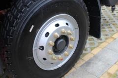 东风柳汽 乘龙H5中卡 230马力 4X2 9.7米厢式载货车(国六)(LZ5180XXYH5AC2)