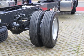 �������� ����H5�п� 200���� 4X2 �Ű���ʽ�ػ�������ͼƬ