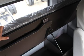 �������� ����H5�п� 200���� 4X2 �Ű���ʽ�ػ�������ͼƬ