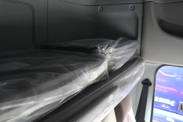 �������� ����H5�п� 200���� 4X2 �Ű���ʽ�ػ�������ͼƬ