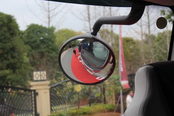 �������� ����H5�п� 200���� 4X2 �Ű���ʽ�ػ�������ͼƬ