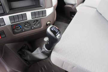 �������� ����H5�п� 200���� 4X2 �Ű���ʽ�ػ�������ͼƬ