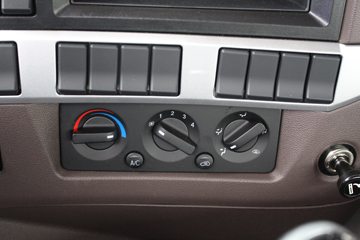 �������� ����H5�п� 200���� 4X2 �Ű���ʽ�ػ�������ͼƬ