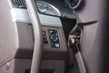 �������� ����H5�п� 200���� 4X2 �Ű���ʽ�ػ�������ͼƬ