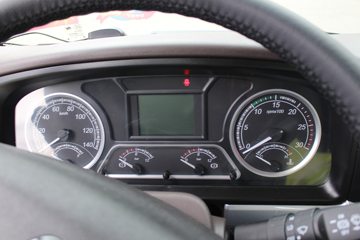 �������� ����H5�п� 200���� 4X2 �Ű���ʽ�ػ�������ͼƬ