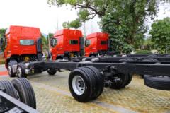 东风柳汽 乘龙H5中卡 260马力 6X2 9.7米栏板载货车(LZ1251H5CB1) 东风柳汽 乘龙H5中卡 260马力 6X2 9.7米栏板载货车(LZ1251H5CB1)