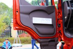 东风柳汽 乘龙H5中卡 260马力 6X2 9.7米栏板载货车(LZ1251H5CB1) 东风柳汽 乘龙H5中卡 260马力 6X2 9.7米栏板载货车(LZ1251H5CB1)