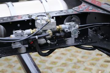�������� ����H5�п� 270���� 4X2 9.6����ʽ�ػ���ͼƬ