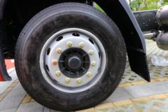 东风柳汽 乘龙H5中卡 270马力 4X2 9.6米厢式载货车(LZ5180XXYM5AB)