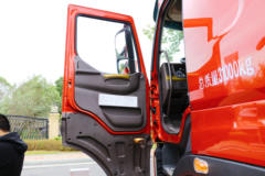 东风柳汽 乘龙H7重卡 2019款 460马力 8X4 9.6米载货车底盘(LZ1312H7FB) 东风柳汽 乘龙H7重卡 2019款 460马力 8X4 9.6米载货车底盘(LZ1312H7FB)