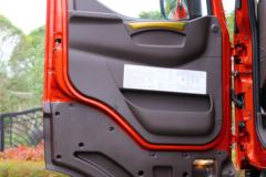 东风柳汽 乘龙H7重卡 460马力 8X4 9.47米栏板载货车(LZ1310H7FC1)