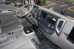 欧马可 智蓝 8.3T 自动挡 3.8米排半纯电动厢式轻卡109.7kWh