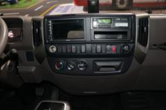 欧马可 智蓝 8.3T 自动挡 3.8米排半纯电动厢式轻卡109.7kWh