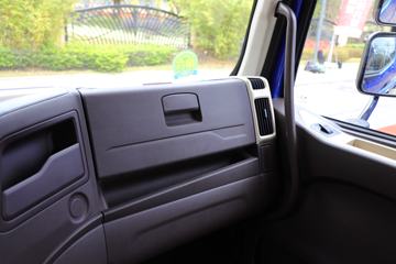 �������� �³���M3�п� 200���� 4X2 6.8����ʽ�ػ���(����)(LZ5180XXYM3AC1)ͼƬ