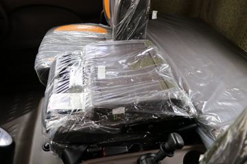 �������� �³���M3�п� 200���� 4X2 6.8����ʽ�ػ���(����)(LZ5180XXYM3AC1)ͼƬ