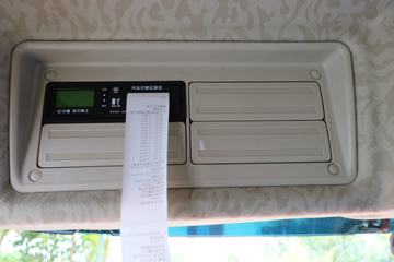 �������� �³���M3�п� 200���� 4X2 6.8����ʽ�ػ���(����)(LZ5180XXYM3AC1)ͼƬ