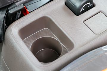 �������� �³���M3�п� 200���� 4X2 6.8����ʽ�ػ���(����)(LZ5180XXYM3AC1)ͼƬ