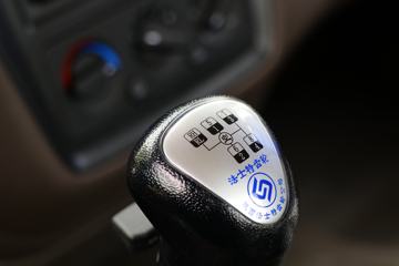 �������� �³���M3�п� 200���� 4X2 6.8����ʽ�ػ���(����)(LZ5180XXYM3AC1)ͼƬ