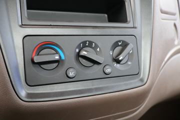 �������� �³���M3�п� 200���� 4X2 6.8����ʽ�ػ���(����)(LZ5180XXYM3AC1)ͼƬ