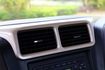 �������� �³���M3�п� 200���� 4X2 6.8����ʽ�ػ���(����)(LZ5180XXYM3AC1)ͼƬ