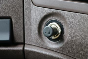 �������� �³���M3�п� 200���� 4X2 6.8����ʽ�ػ���(����)(LZ5180XXYM3AC1)ͼƬ