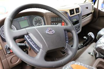 �������� �³���M3�п� 200���� 4X2 6.8����ʽ�ػ���(����)(LZ5180XXYM3AC1)ͼƬ