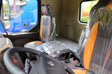 �������� �³���M3�п� 200���� 4X2 6.8����ʽ�ػ���(����)(LZ5180XXYM3AC1)ͼƬ