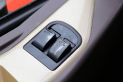 东风柳汽 新乘龙M3中卡 200马力 4X2 6.8米厢式载货车(国六)(LZ5180XXYM3AC1)