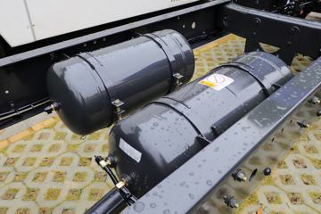 �������� �³���M3�п� 200���� 4X2 6.8����ʽ�ػ���(����)(LZ5180XXYM3AC1)ͼƬ