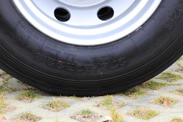 �������� �³���M3�п� 200���� 4X2 6.8����ʽ�ػ���(����)(LZ5180XXYM3AC1)ͼƬ