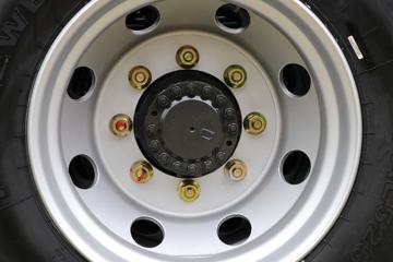 �������� �³���M3�п� 200���� 4X2 6.8����ʽ�ػ���(����)(LZ5180XXYM3AC1)ͼƬ