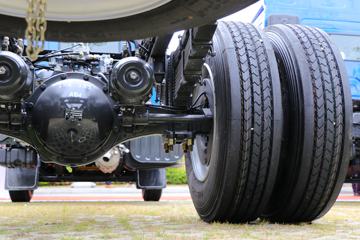 �������� �³���M3�п� 200���� 4X2 6.8����ʽ�ػ���(����)(LZ5180XXYM3AC1)ͼƬ