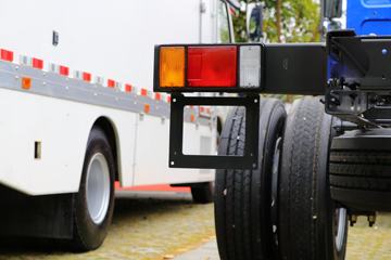 �������� �³���M3�п� 200���� 4X2 6.8����ʽ�ػ���(����)(LZ5180XXYM3AC1)ͼƬ