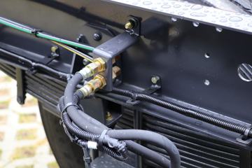 �������� �³���M3�п� 200���� 4X2 6.8����ʽ�ػ���(����)(LZ5180XXYM3AC1)ͼƬ