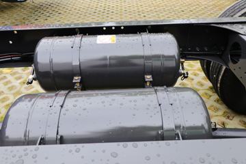 �������� �³���M3�п� 200���� 4X2 6.8����ʽ�ػ���(����)(LZ5180XXYM3AC1)ͼƬ