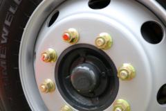 东风柳汽 新乘龙M3中卡 200马力 4X2 6.8米厢式载货车(国六)(LZ5180XXYM3AC1)