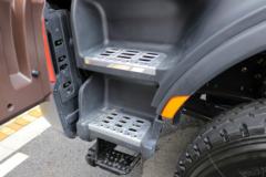 东风柳汽 乘龙H7 500马力 8X4 8.2米自卸车(高顶)(LZ3316H7FB)