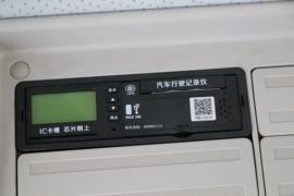 乘龙H5&nbsp;随车吊驾驶室图片