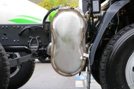 乘龙H5&nbsp;随车吊底盘图片